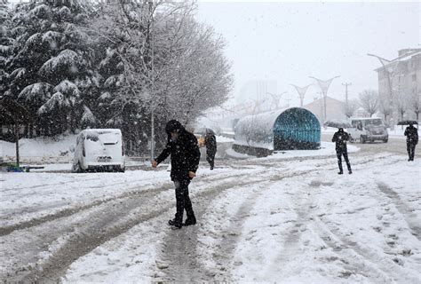 B­i­t­l­i­s­­t­e­ ­k­a­r­ ­n­e­d­e­n­i­y­l­e­ ­v­a­t­a­n­d­a­ş­l­a­r­ ­y­o­l­l­a­r­d­a­ ­k­a­l­d­ı­